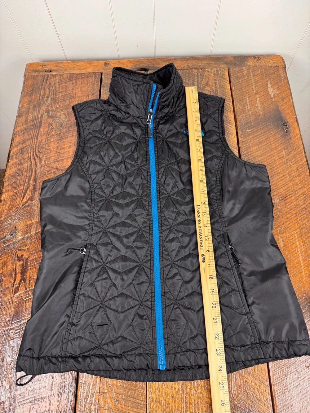 The North Face Women’s Medium Black Quilted Insulated Vest Blue Zip